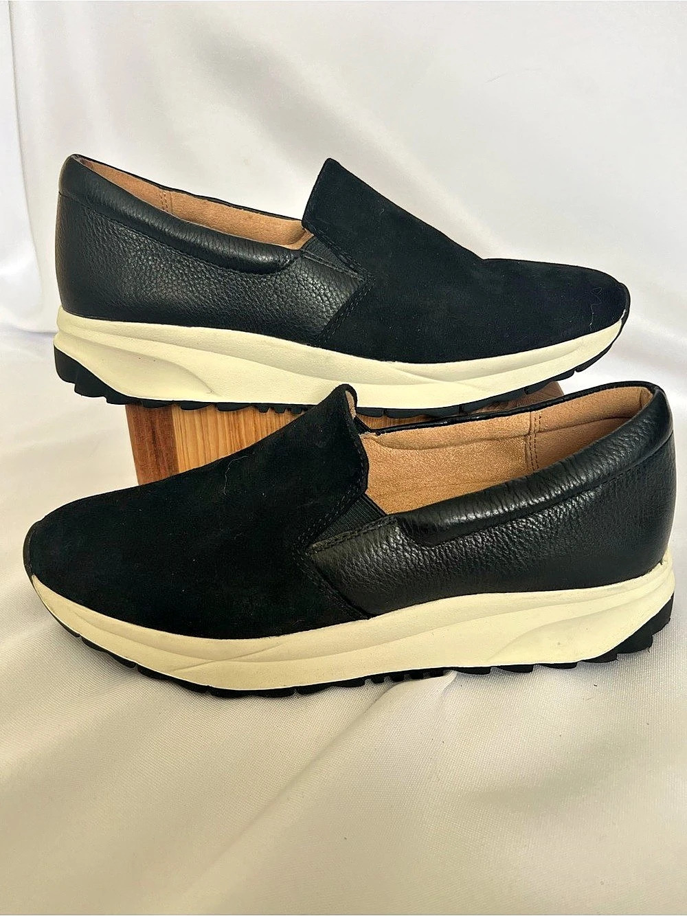 Naturalizer Turner Slip-On Sneaker Leather Sneakers Black US 7.5